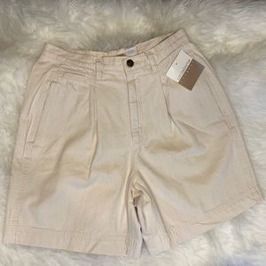 Liz Claiborne Lizwear Classic Fit Cream Cotton Shorts Women’s Size 8